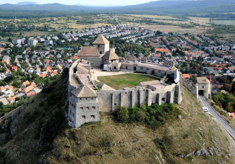 A sümegi vár és környéke.