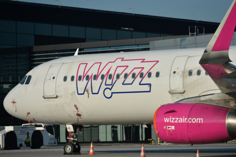 Wizz Air gép a krakkói II. János Pál pápáról elnevezett repülőtéren.