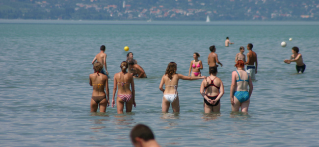 Balatoni fizetős strand