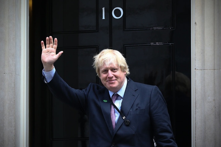 Boris Johnson bejelentette, nyitnak a szállodák az Egyesült Királyságban