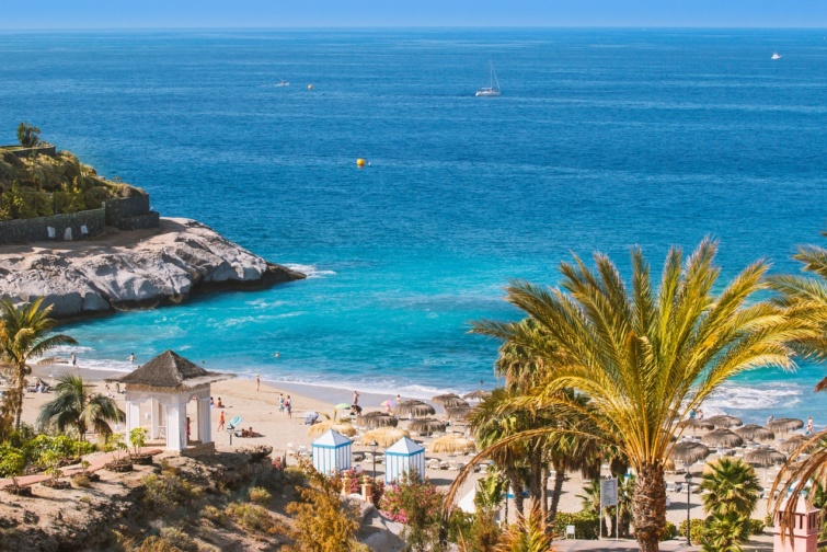 Napsütötte strand Tenerifén, a Kanári-szigeteken