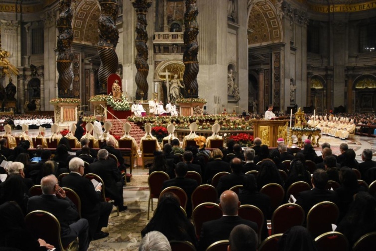 Éjféli mise a Vatikánban 2019. december 24-én.