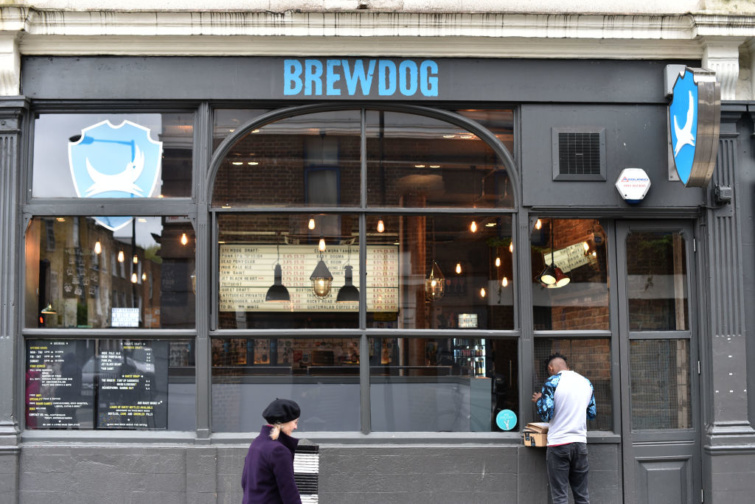 Egy BrewDog kocsma Londonban.