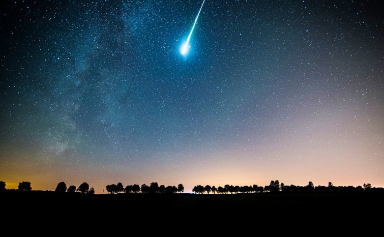 Illusztráció egy becsapódó meteorrol