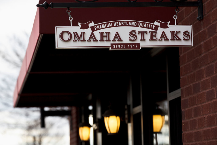 Az Omaha Steaks cégére az USA-ban.
