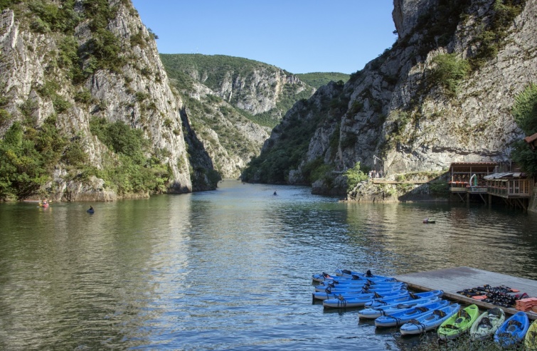 Csónakok a Matka-kanyonnál.