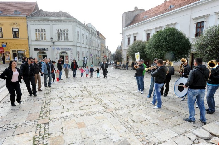 Lazarevic, Dejan; - Startlap Utazás