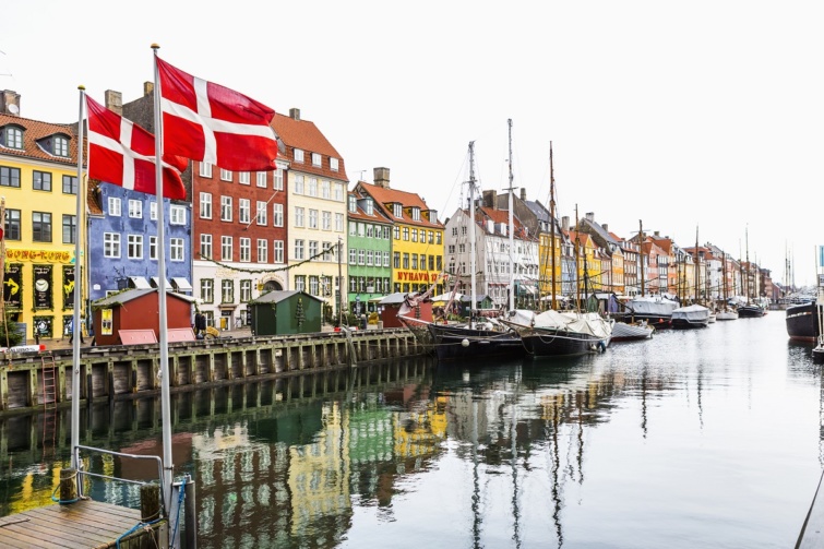 A Nyhavn-csatorna látképe Dániában.