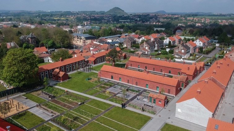 FRANCE-HERITAGE-MINES - Startlap Utazás A Cité Des Électriciens-ben található bányászlakások madárperspektívából.