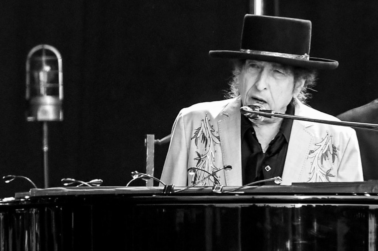 Bob Dylan egy 2019-es koncertjén a londoni Hyde Parkban.
