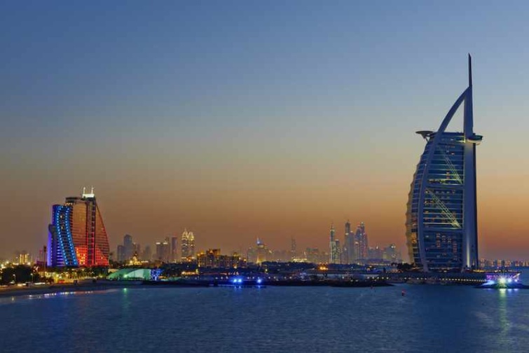 dubaj burdzs al arab hotel szalloda - Startlap Utazás A Burdzs Al Arab, a világ egyik legismertebb luxusszállodája