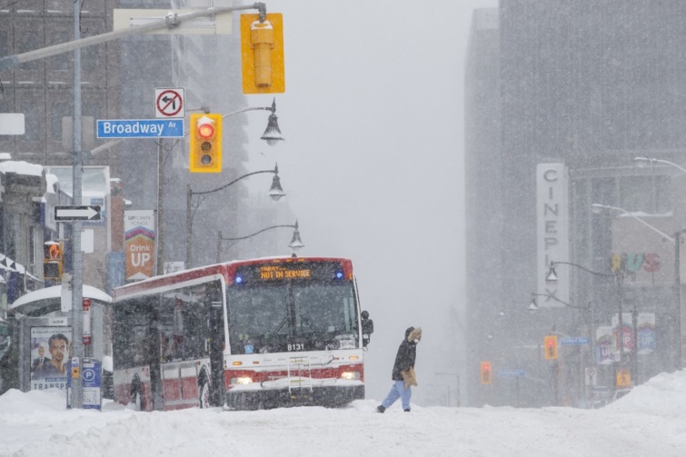Vihar tombol Kanadában, 60 cm hó is lehet