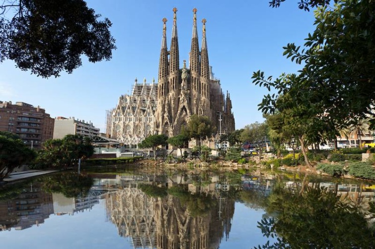 Spanyolország egyik jelképe, az Antonio Gaudi által tervezett Sagrada Familia