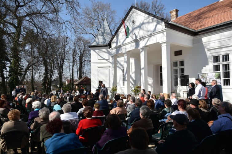 A Blaskovich kúria felújított épületének átadása