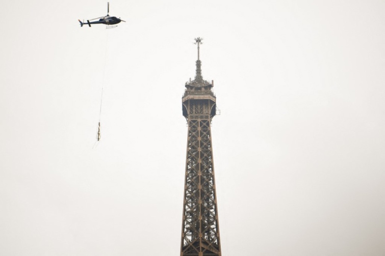 Hat méterrel magasabb lett az Eiffel-torony