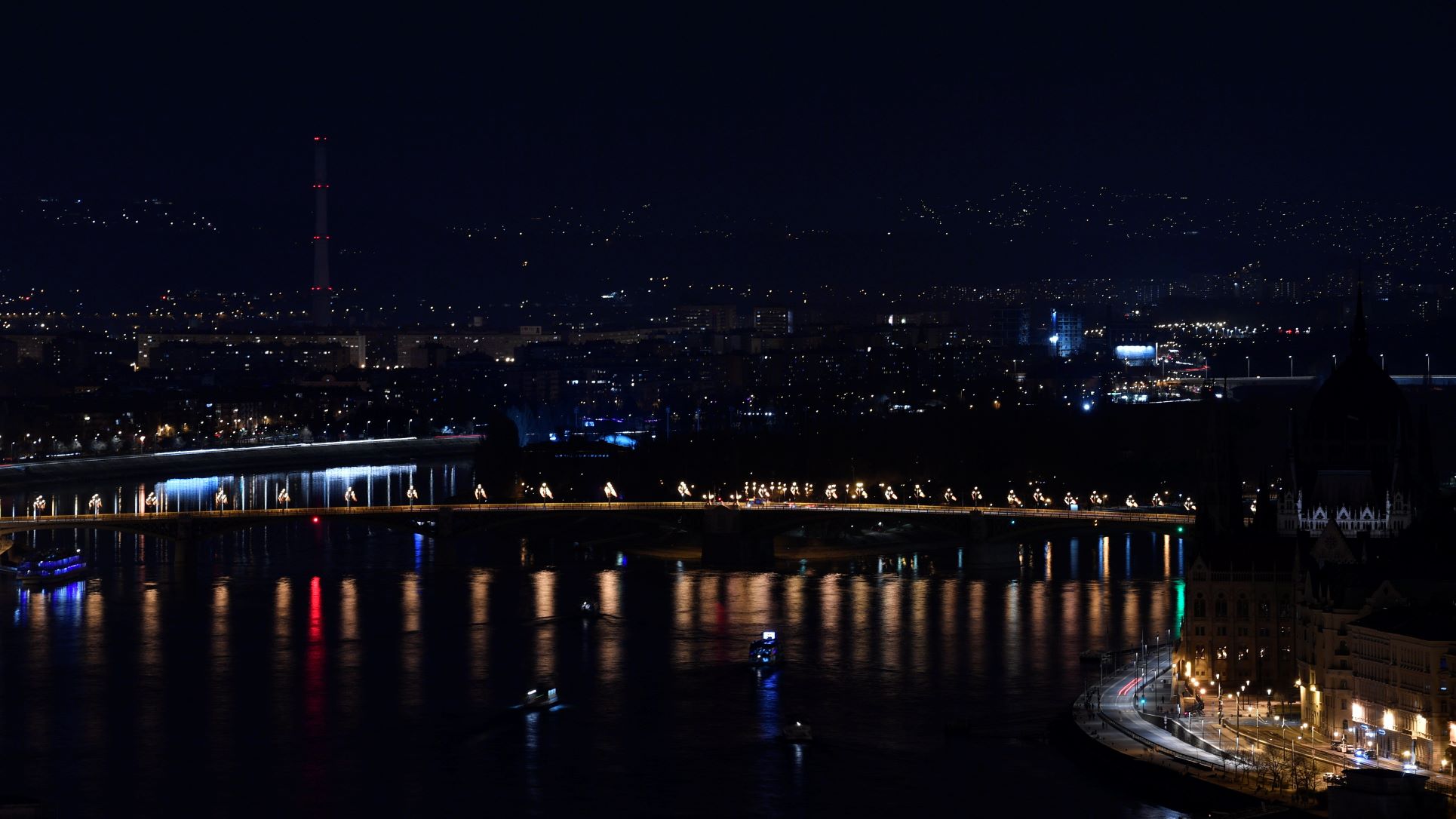 Budapest látképe díszkivilágítás nélkül. Fotó: MTI/Máthé Zoltán