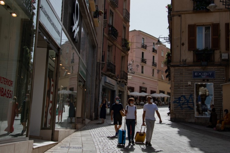 Olaszországban ismét emelkedik a betegek száma, az országot májustól nyitják meg a turisták előtt