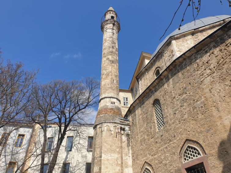 Jakováli Haszan dzsámi, Pécs