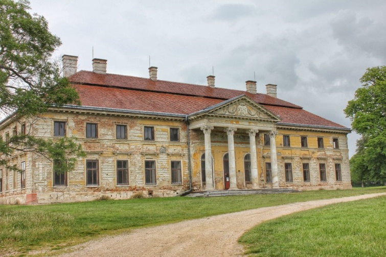 Cziráky kastély, Lovasberény