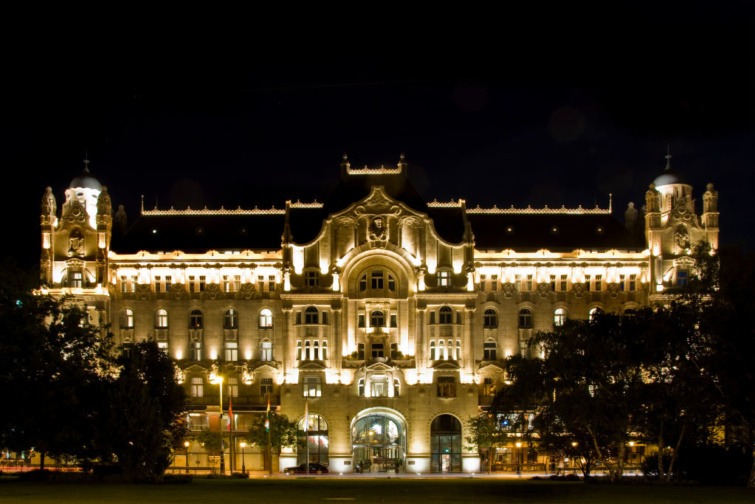 A Gresham-palota Pest egyik legszebb épülete - Startlap Utazás Sztárok és mozifilmek kedvence a hotellé alakított palota