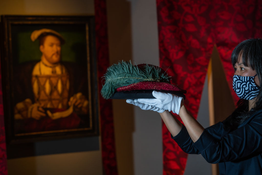 Hampton Court-palotában nemrég bemutatták VIII. Henrik kalapját