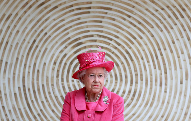 Erzsébet királynő 2010-ben - íme a királynő sírhelye