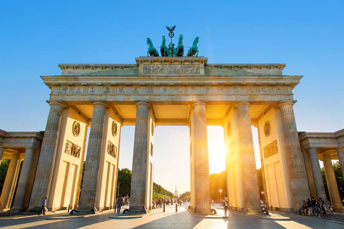 A Brandenburgi kapu Berlin központjában. A város és egyben Németország jelképe.