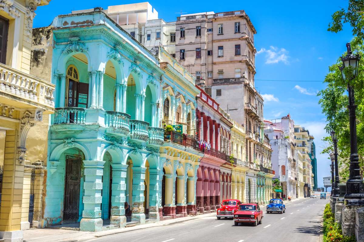 Színes házak, latin-amerikai életérzés: ez Havanna, Kuba fővárosa