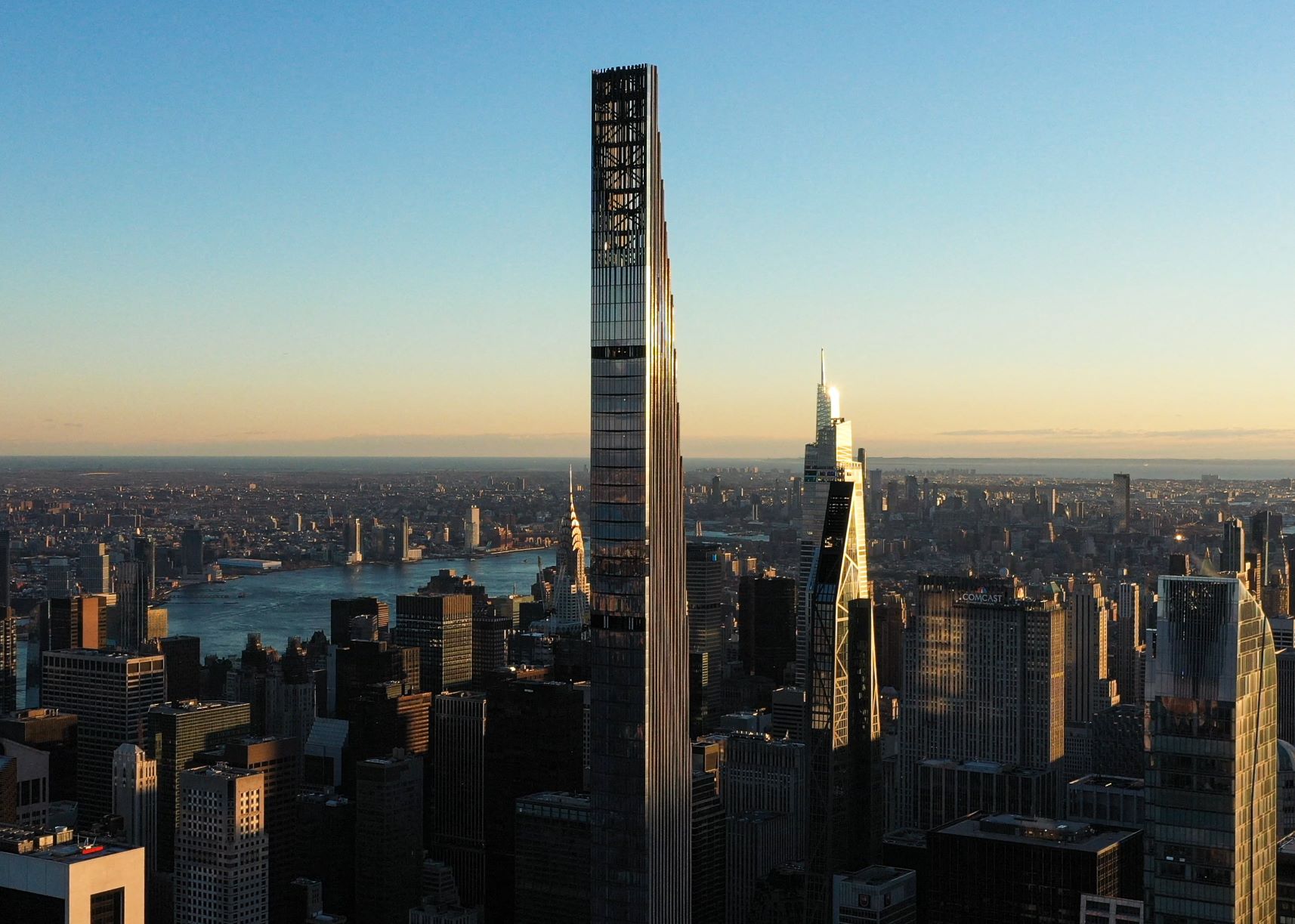 A világ legvékonyabb felhőkarcolója és New York látképe