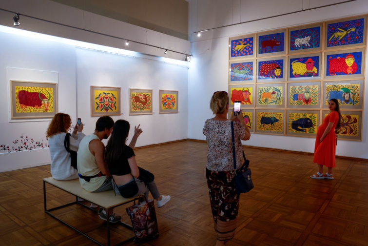 Múzeum látogatókkal Kijevben, még a háború kitörése előtt