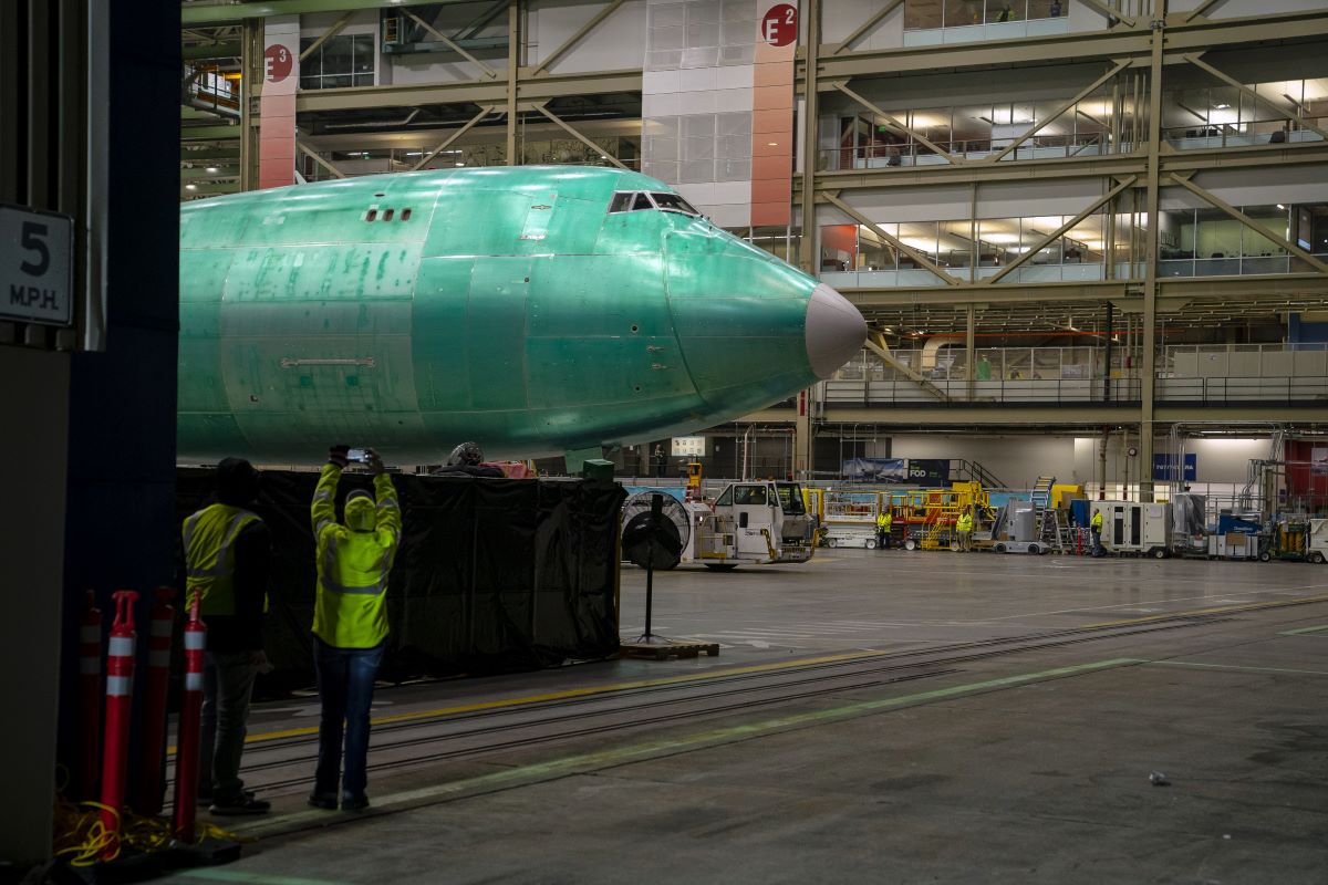 z utolsó Boeing 747-et fotózzák a munkások