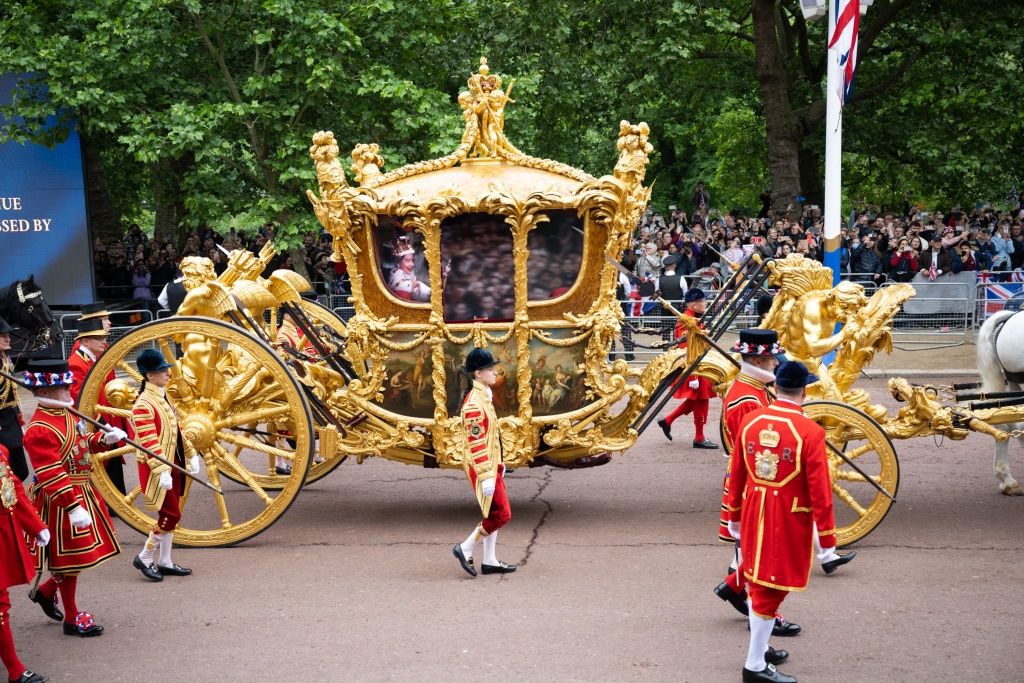 A királyi aranyhintó II. Erzsébet jubileumi ünnepségén