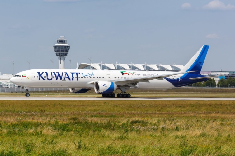 A Kuwait Airways Boeing 777-300ER repülőgépe a müncheni repülőtéren