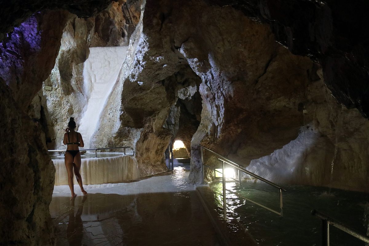 Vendég a miskolctapolcai Barlangfürdőben 2023.01.26-án.