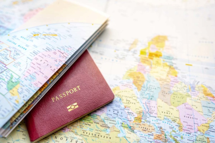 Egy útlevél térképek között