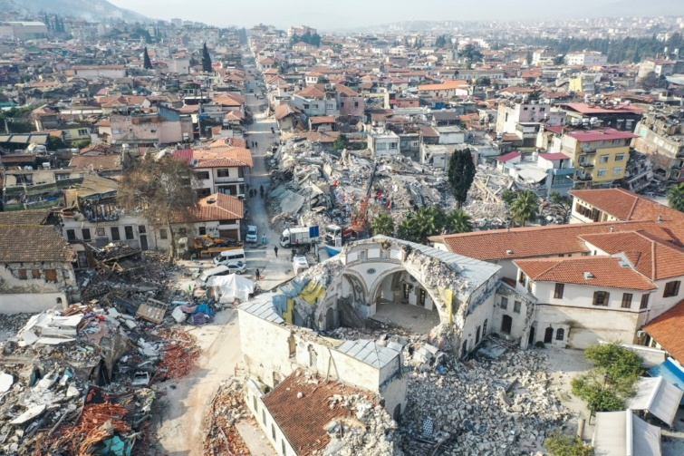 Törökország, török-szír földrengések, a Habib-i Neccar mecset romjai