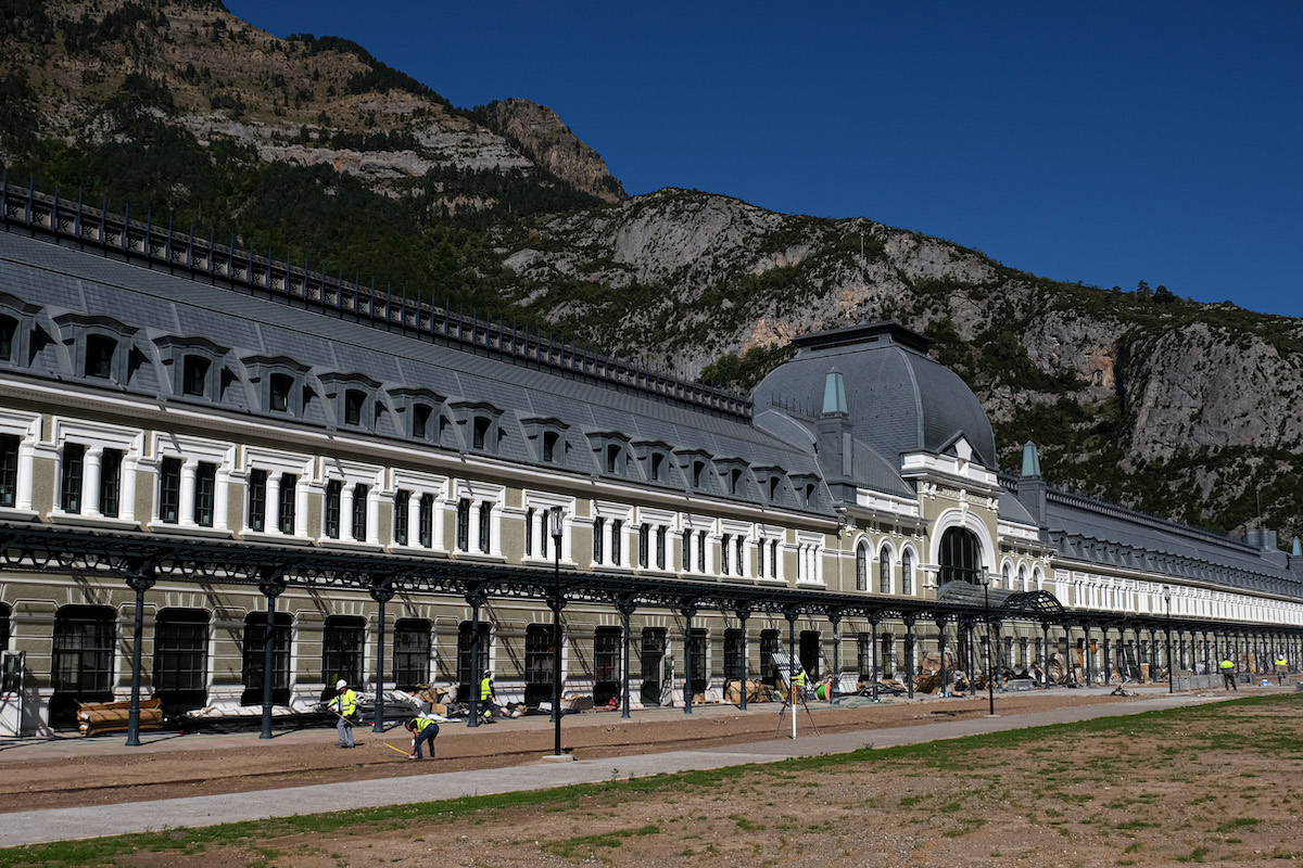 A Canfranc vasútállomás, ami luxusszállodaként nyílik újra