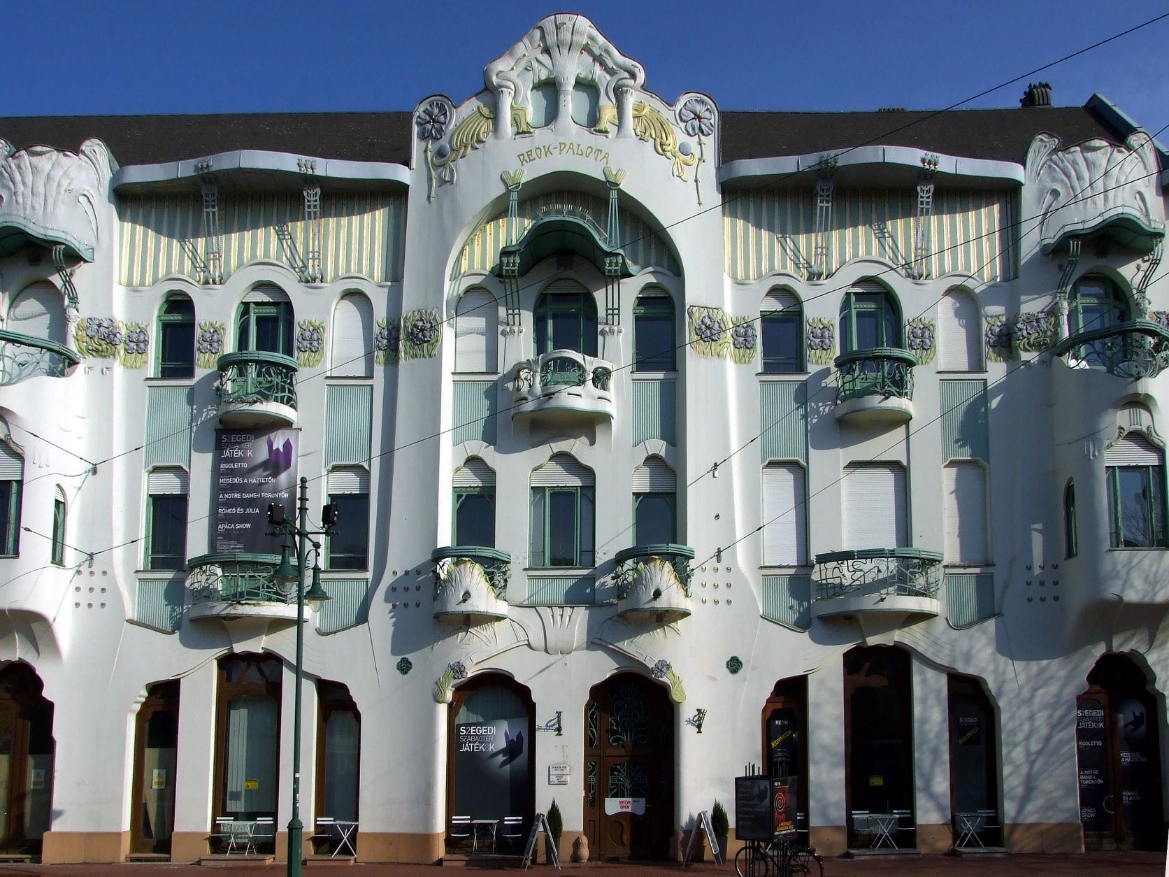 A Reök-palota felújított szecessziós épülete Szeged belvárosában