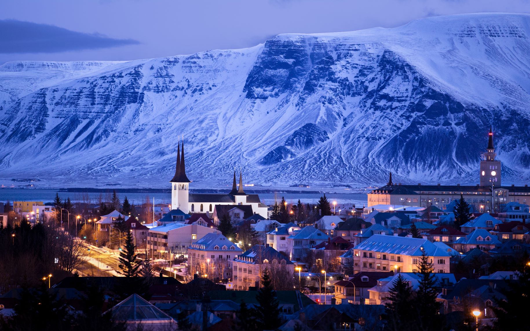 Reykjavík látképe este