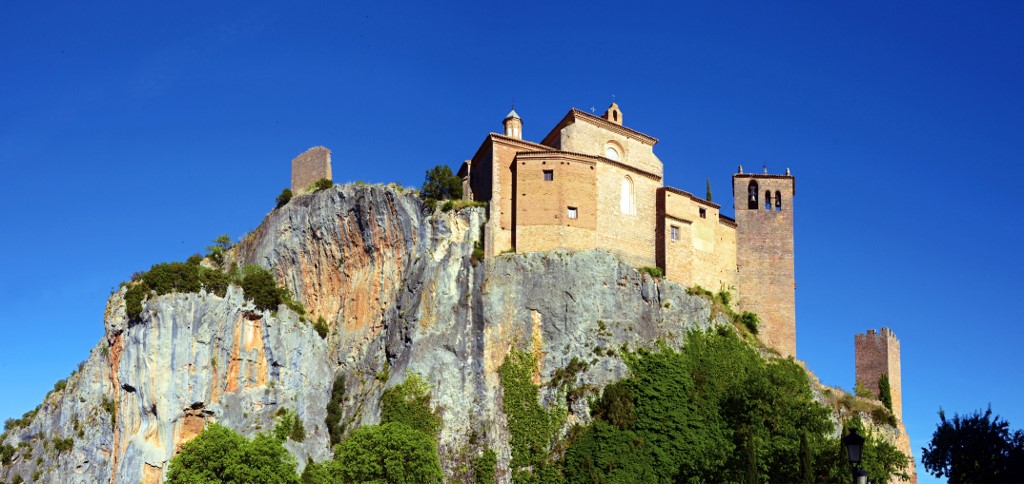 Középkori kastély Aragóniában Spanyolországban