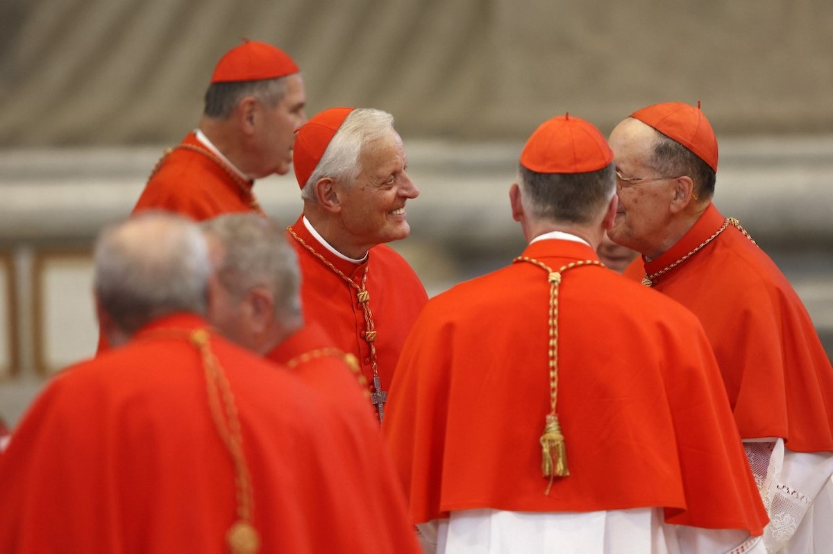 A bíborosi konklávé tagjai választják a pápát