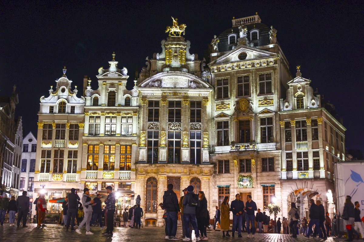 A brüsszeli Grand Place a városházával
