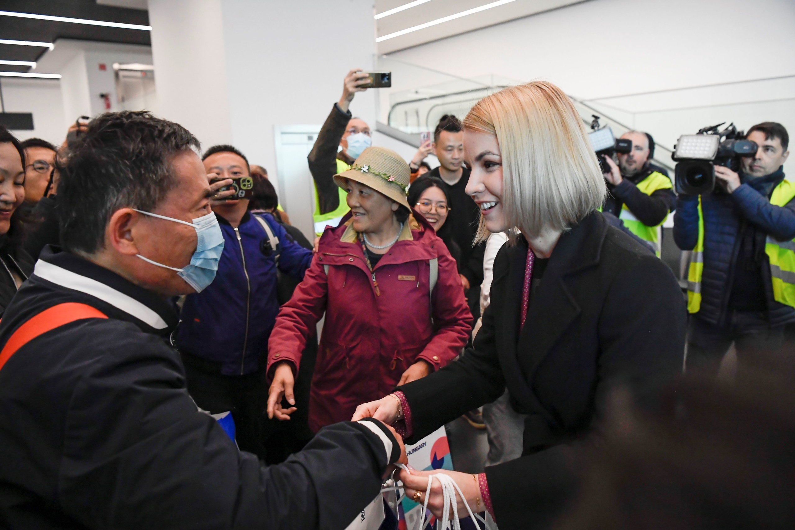 kina-turistacsoport - Startlap Utazás Újra érkeznek csoportos turistavízummal rendelkező kínai turistacsoportok Magyarországra