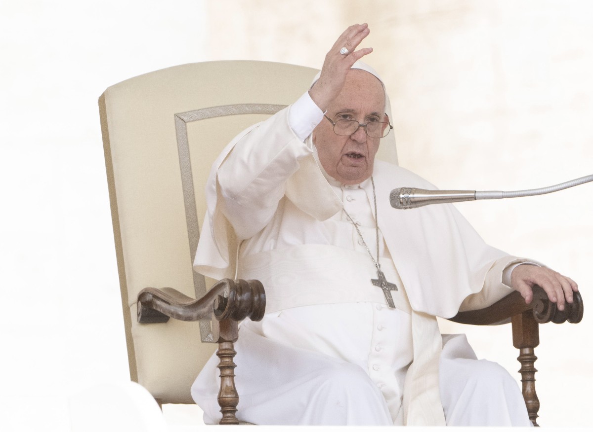 Ferenc pápa heti általános audienciát tart a vatikáni Szent Péter téren 2022. május 4-én.