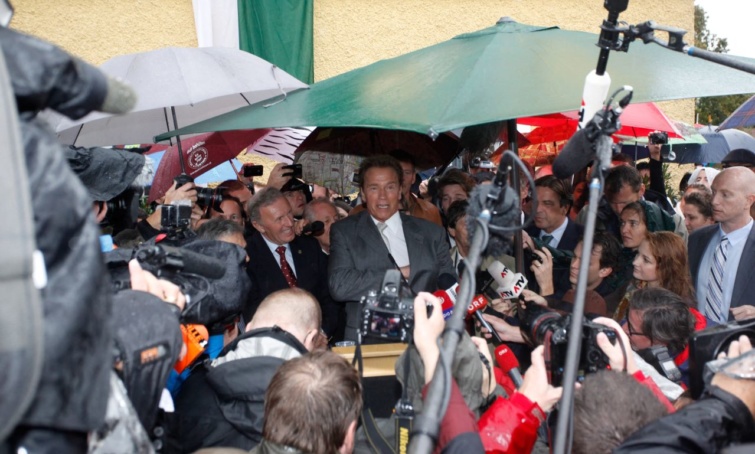 Arnold Schwarzenegger a Schwarzenegger-Múzeum megnyitóján a Graz melletti Thalban