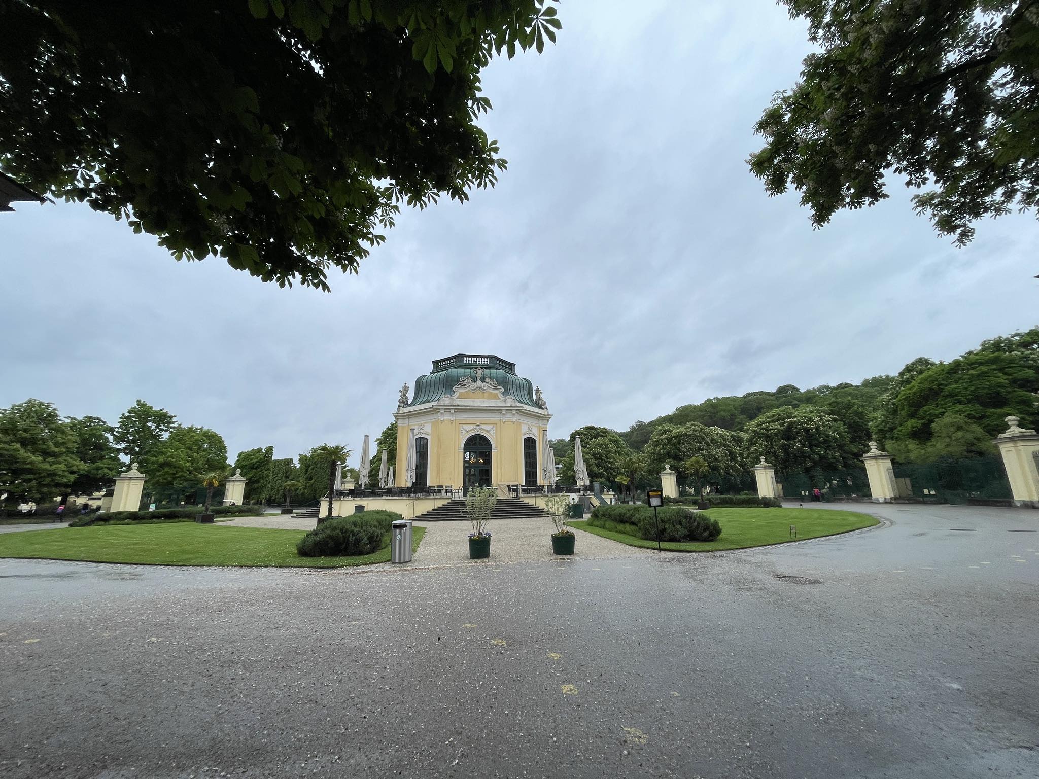 becsi-alletkert-kozponit-epulet - Startlap Utazás A bécsi állatkert középpontjában álló épülete