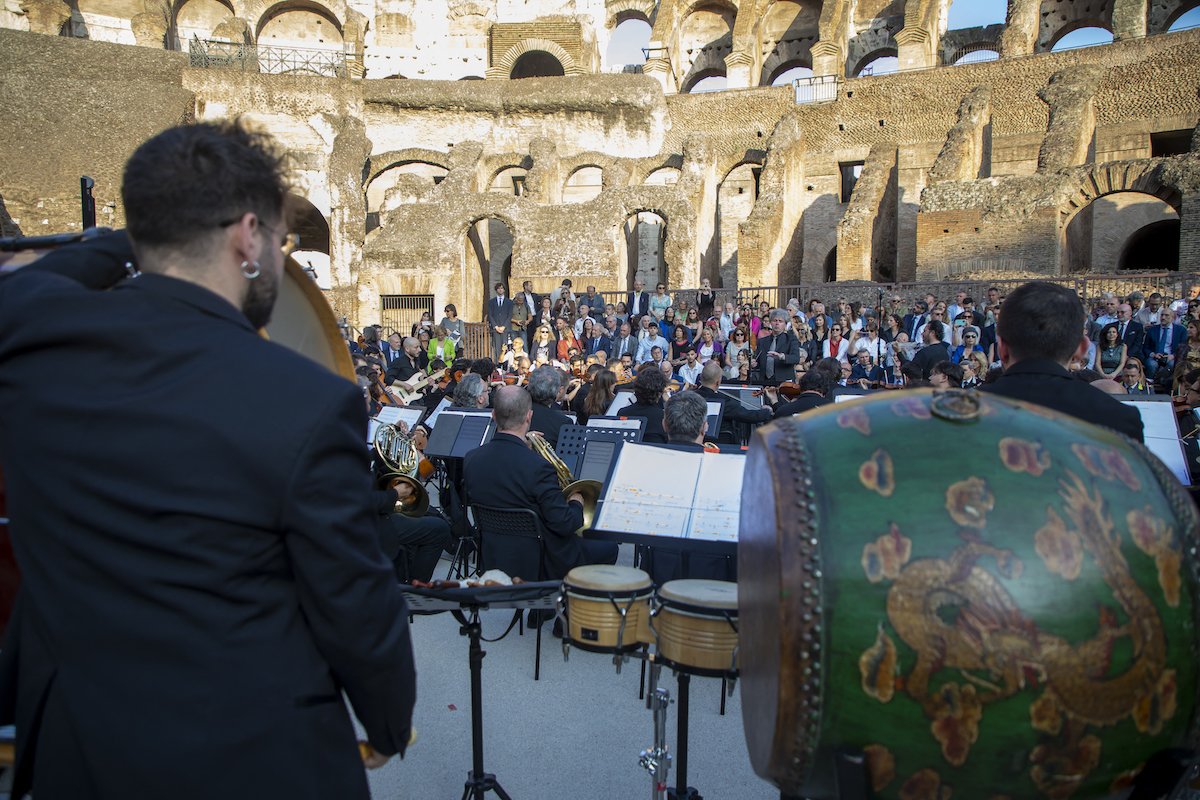 Koncertet adnak a római Colosseumban a panorámalift avatása alkalmából