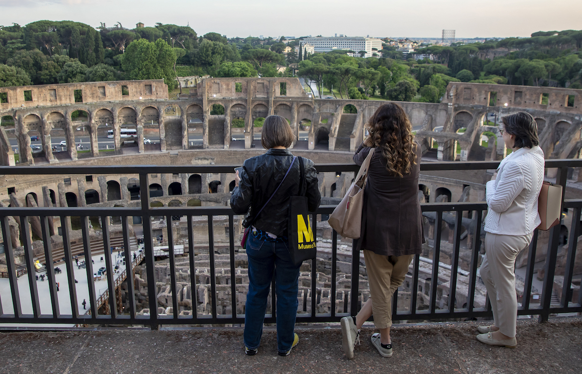 Kilátás a Colosseum felső szintjéről