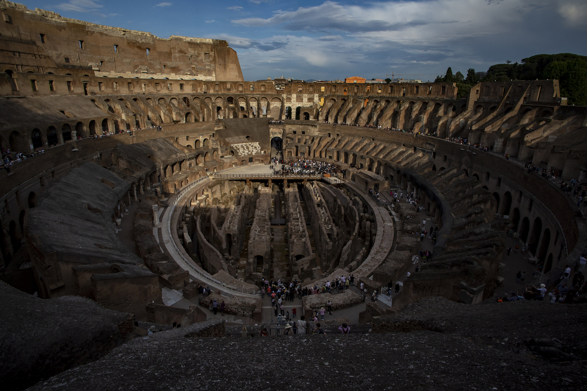 Ezt láthatja, aki a panorámalift segítségével felmegy a Colosseum megnyitott felső szintjére
