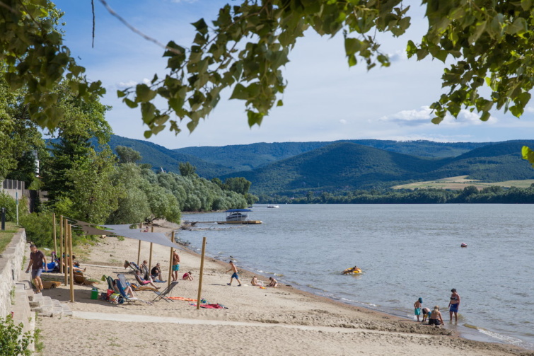 A zebegényi strand